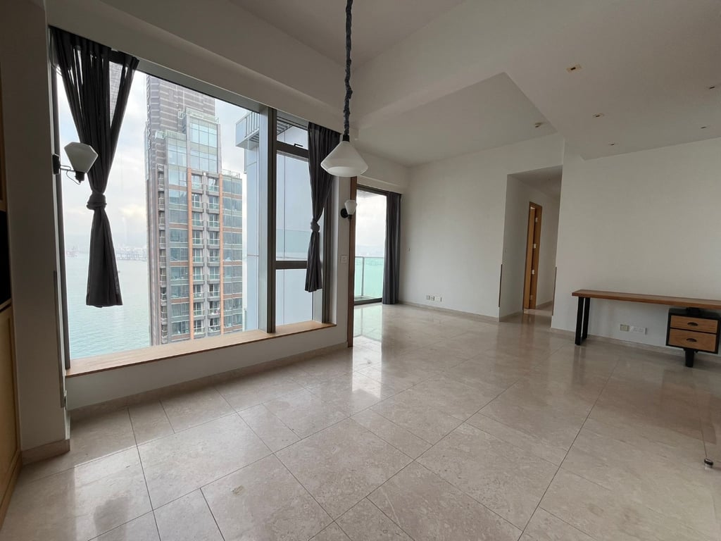 https://img.propertyraptor.com/cdn-cgi/imagedelivery/KD5bF_AFL0JDTbKLWF7z9g/ap8/ap8_001/hornet/prp/img/503b8445f25019d3bd4897488b9d9d94-wtm.jpg/public