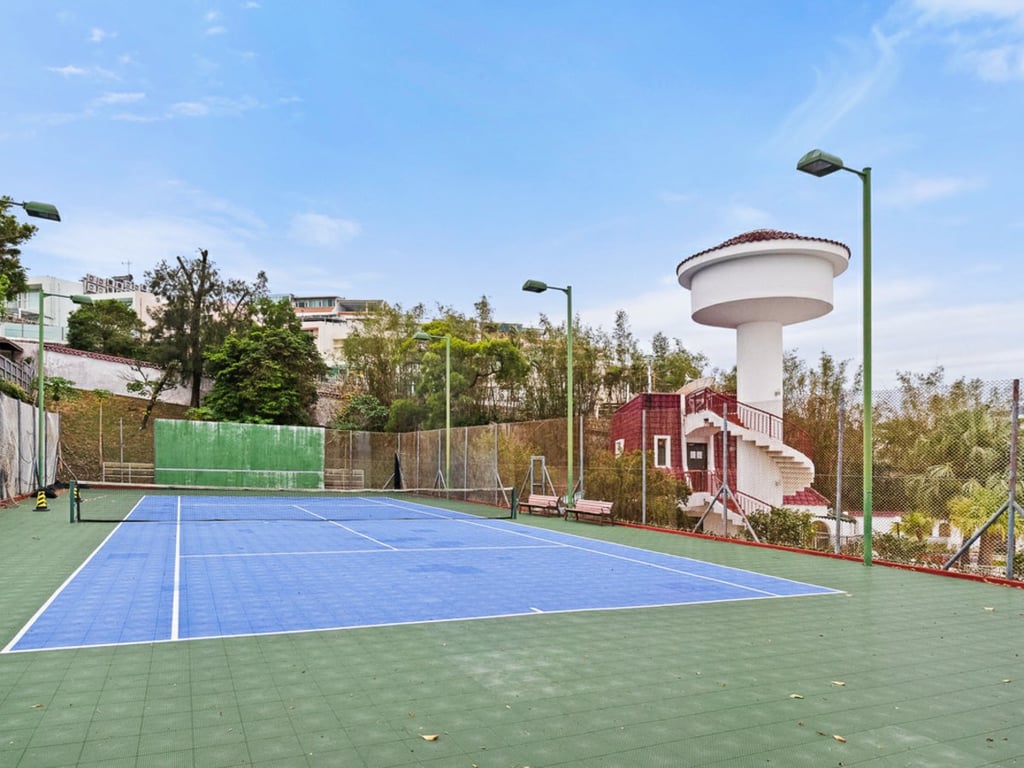 https://img.propertyraptor.com/cdn-cgi/imagedelivery/KD5bF_AFL0JDTbKLWF7z9g/ap8/ap8_001/hornet/prp/img/5041c9329aea7ed8024b598b79df6d40-wtm.jpg/public