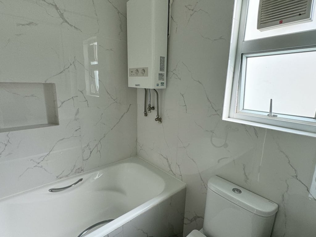 https://img.propertyraptor.com/cdn-cgi/imagedelivery/KD5bF_AFL0JDTbKLWF7z9g/ap8/ap8_001/hornet/prp/img/504649c1e3f9a2f2881eab87511f48d2.jpg/public