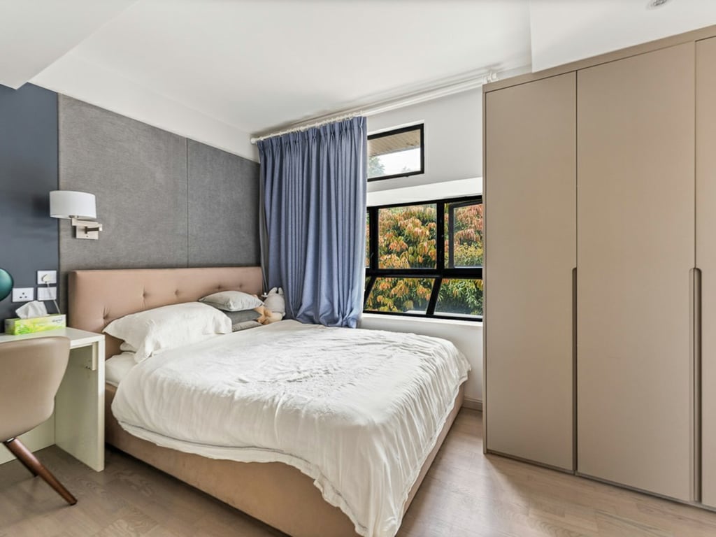 https://img.propertyraptor.com/cdn-cgi/imagedelivery/KD5bF_AFL0JDTbKLWF7z9g/ap8/ap8_001/hornet/prp/img/505eeca9bfb974f4dee45172373a3141.jpg/public