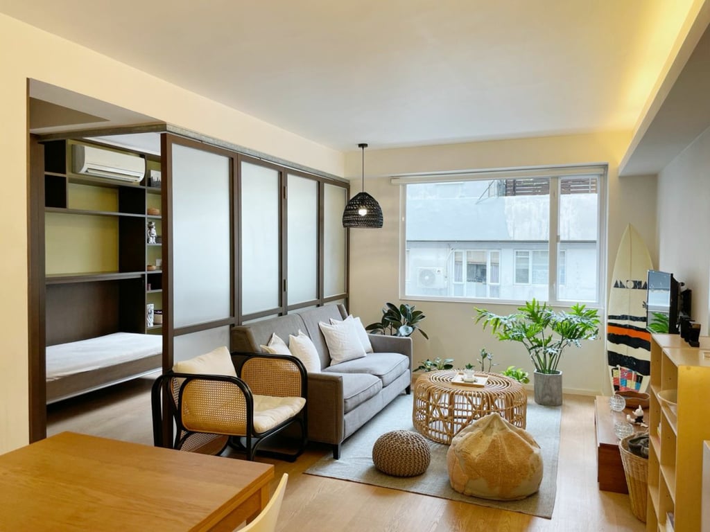 https://img.propertyraptor.com/cdn-cgi/imagedelivery/KD5bF_AFL0JDTbKLWF7z9g/ap8/ap8_001/hornet/prp/img/5061fba97ceef8c2292b6795216317e6.jpg/public