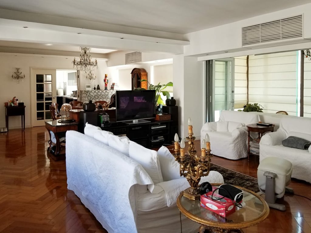 Tropicana Court