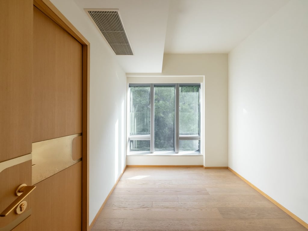 https://img.propertyraptor.com/cdn-cgi/imagedelivery/KD5bF_AFL0JDTbKLWF7z9g/ap8/ap8_001/hornet/prp/img/50fa80ae8ee1020b1c02f7dadfb4384d.jpg/public