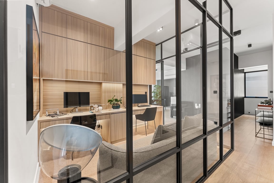 https://img.propertyraptor.com/cdn-cgi/imagedelivery/KD5bF_AFL0JDTbKLWF7z9g/ap8/ap8_001/hornet/prp/img/50fcdfec01de6d64a467de6ce6276610-wtm.jpg/public