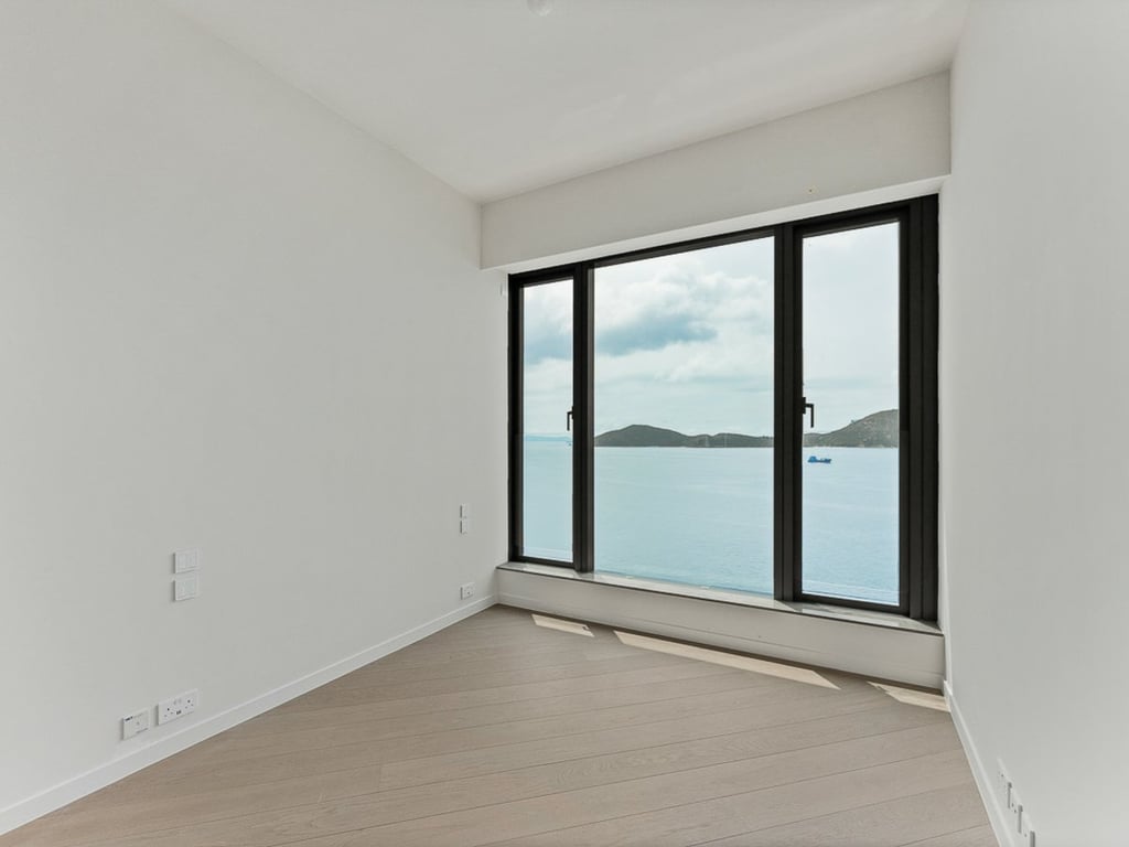 https://img.propertyraptor.com/cdn-cgi/imagedelivery/KD5bF_AFL0JDTbKLWF7z9g/ap8/ap8_001/hornet/prp/img/510d89082b20269b31dc88035c6dd35c.jpg/public