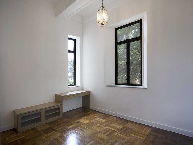 https://img.propertyraptor.com/cdn-cgi/imagedelivery/KD5bF_AFL0JDTbKLWF7z9g/ap8/ap8_001/hornet/prp/img/513714ec7b97ff395228b900ba27ebda.jpg/public
