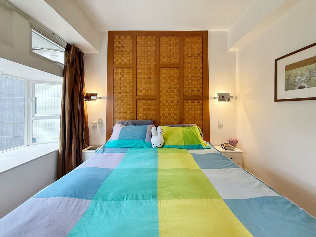 https://img.propertyraptor.com/cdn-cgi/imagedelivery/KD5bF_AFL0JDTbKLWF7z9g/ap8/ap8_001/hornet/prp/img/5184c6cb921dc50b0fb99bc8e580c4b5-wtm.jpg/public