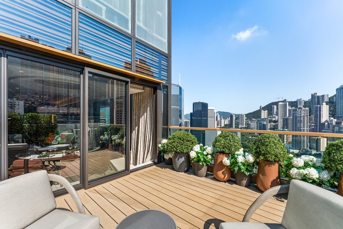 https://img.propertyraptor.com/cdn-cgi/imagedelivery/KD5bF_AFL0JDTbKLWF7z9g/ap8/ap8_001/hornet/prp/img/5188b9c818eda0782da21debeb4c8571-wtm.jpg/public