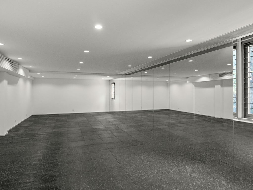 https://img.propertyraptor.com/cdn-cgi/imagedelivery/KD5bF_AFL0JDTbKLWF7z9g/ap8/ap8_001/hornet/prp/img/51bf1becc380fa9ba83dcc2aed3676ce.jpg/public