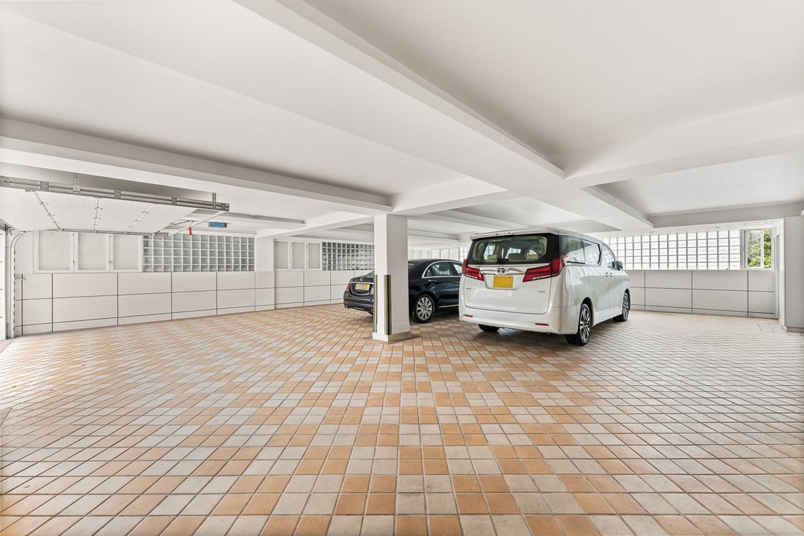 https://img.propertyraptor.com/cdn-cgi/imagedelivery/KD5bF_AFL0JDTbKLWF7z9g/ap8/ap8_001/hornet/prp/img/51dbe2969981693e0f5830a63a987ef0-wtm.jpg/public