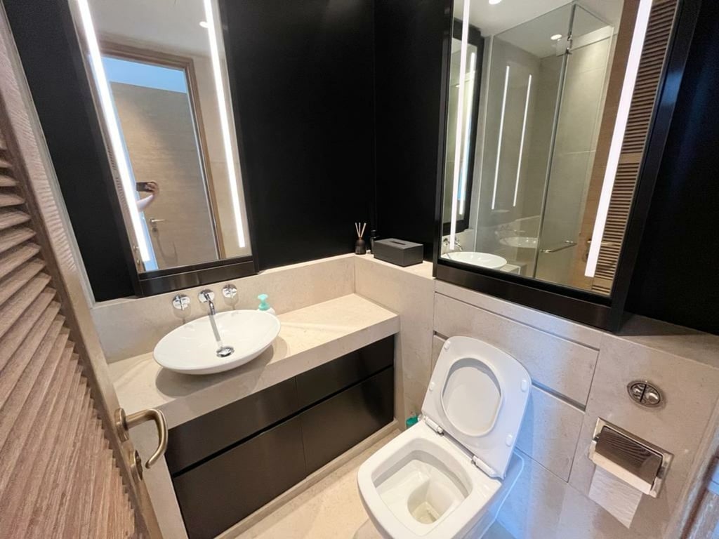 https://img.propertyraptor.com/cdn-cgi/imagedelivery/KD5bF_AFL0JDTbKLWF7z9g/ap8/ap8_001/hornet/prp/img/51df31f079c93cb75429765eb85b419b-wtm.jpg/public
