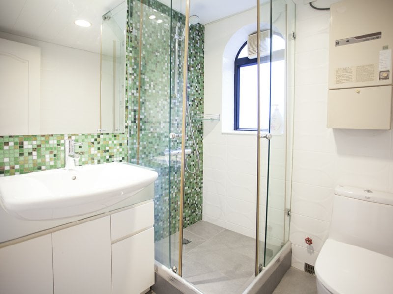 https://img.propertyraptor.com/cdn-cgi/imagedelivery/KD5bF_AFL0JDTbKLWF7z9g/ap8/ap8_001/hornet/prp/img/51e8162df4b0ac67beb2482bd4d5a8c9.jpg/public