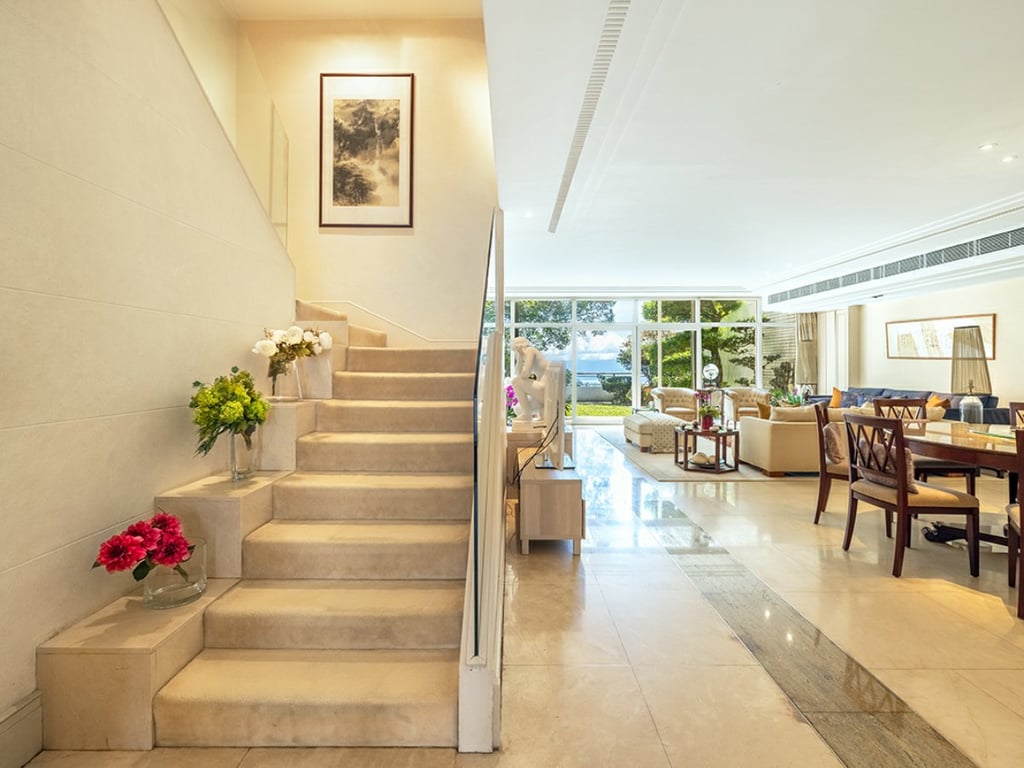 https://img.propertyraptor.com/cdn-cgi/imagedelivery/KD5bF_AFL0JDTbKLWF7z9g/ap8/ap8_001/hornet/prp/img/51fc35a9abcdf71ac50720da677b625f.jpg/public