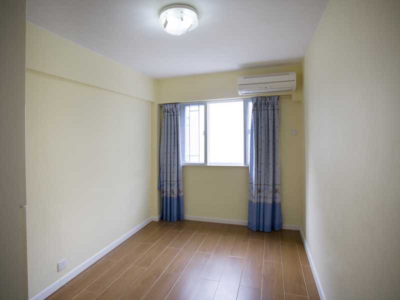 https://img.propertyraptor.com/cdn-cgi/imagedelivery/KD5bF_AFL0JDTbKLWF7z9g/ap8/ap8_001/hornet/prp/img/5201f282b39f4cdbd216a36ea8f9484e.jpg/public