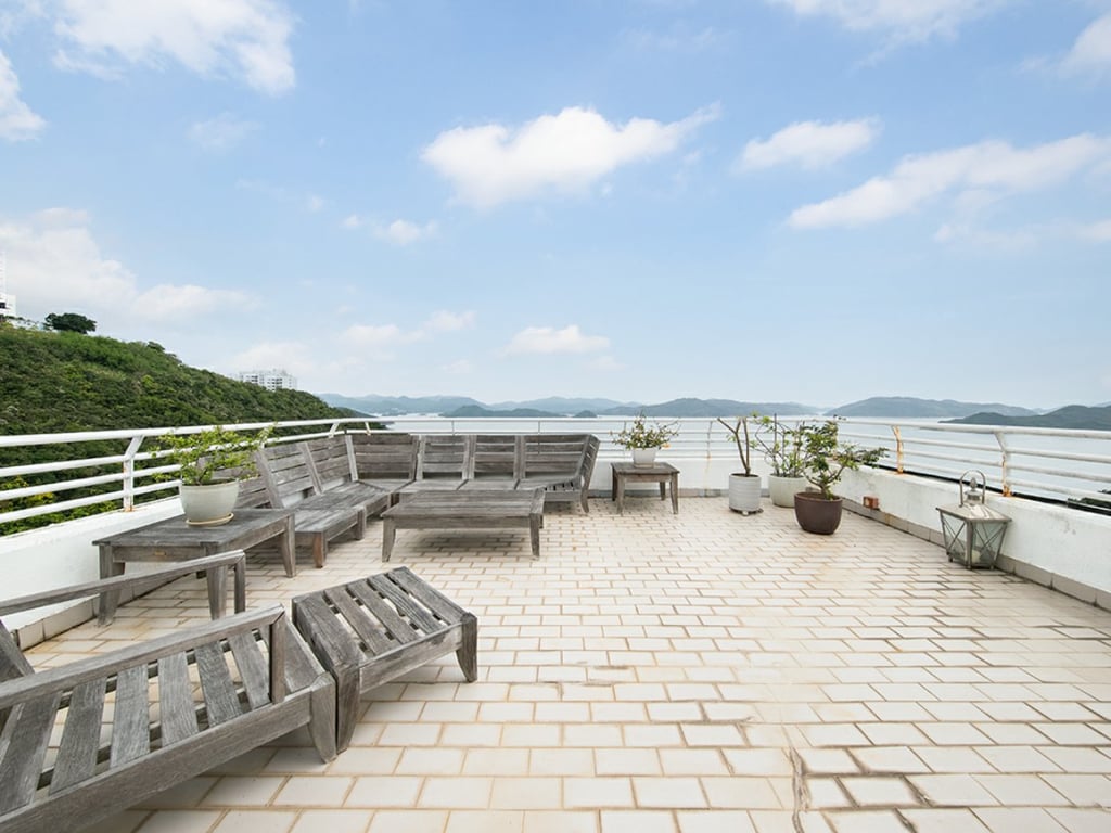 https://img.propertyraptor.com/cdn-cgi/imagedelivery/KD5bF_AFL0JDTbKLWF7z9g/ap8/ap8_001/hornet/prp/img/520c51e92716980fe1dd0003d8953367.jpg/public