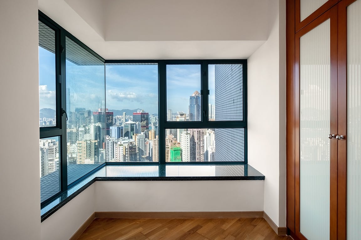 https://img.propertyraptor.com/cdn-cgi/imagedelivery/KD5bF_AFL0JDTbKLWF7z9g/ap8/ap8_001/hornet/prp/img/52116aa189ec85bdf172e1ee905ecaa6-wtm.jpg/public