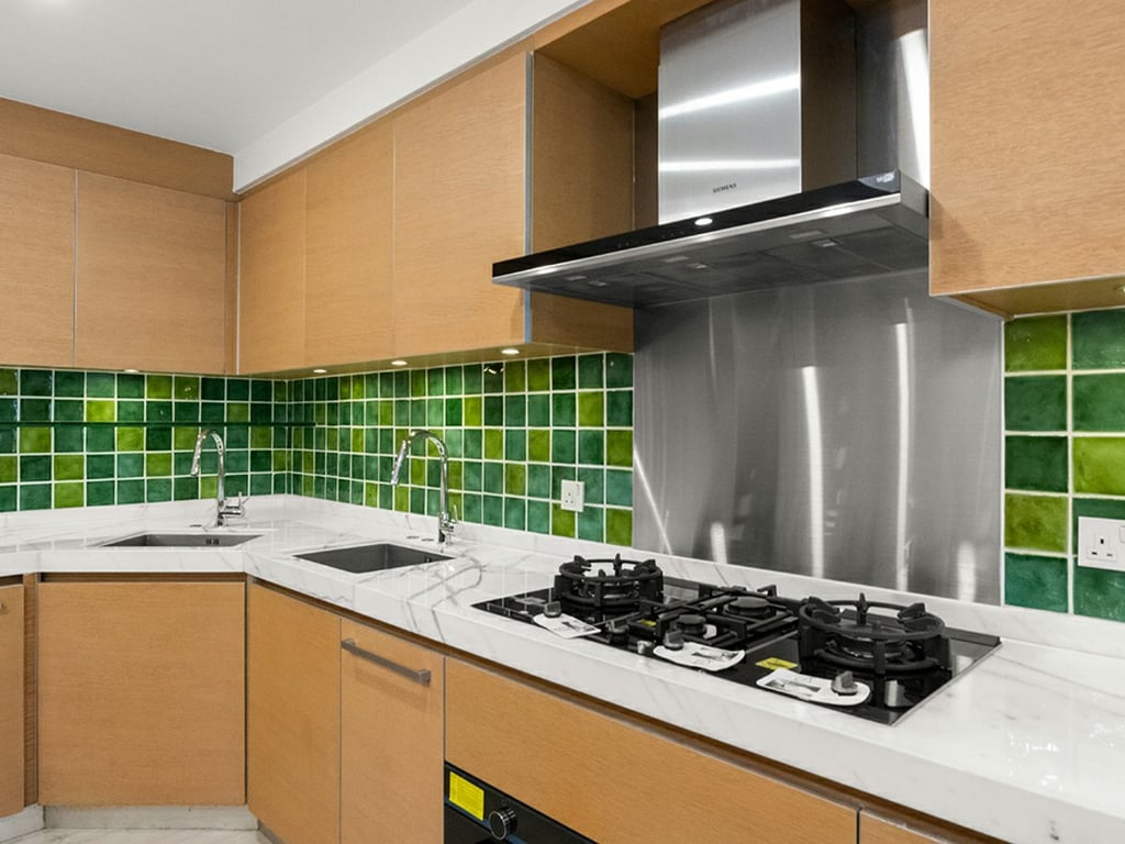 https://img.propertyraptor.com/cdn-cgi/imagedelivery/KD5bF_AFL0JDTbKLWF7z9g/ap8/ap8_001/hornet/prp/img/52150e74bcb89c5acee07ae66f502f7c.jpg/public