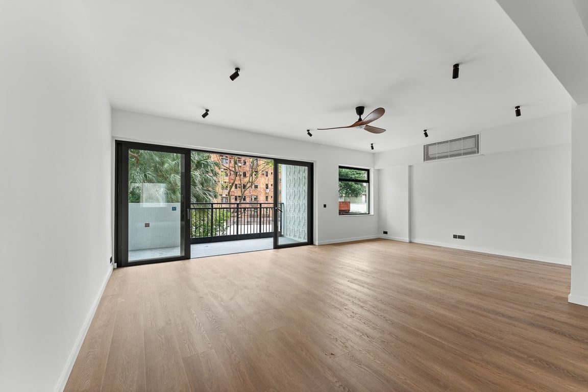https://img.propertyraptor.com/cdn-cgi/imagedelivery/KD5bF_AFL0JDTbKLWF7z9g/ap8/ap8_001/hornet/prp/img/52183d661f13aef19ba2f6960bec6398-wtm.jpg/public