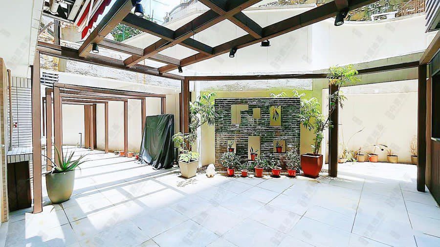 https://img.propertyraptor.com/cdn-cgi/imagedelivery/KD5bF_AFL0JDTbKLWF7z9g/ap8/ap8_001/hornet/prp/img/525bcb41850009c3386b58744c96eedf-wtm.jpg/public