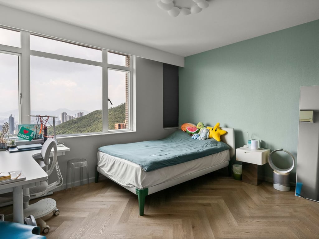 https://img.propertyraptor.com/cdn-cgi/imagedelivery/KD5bF_AFL0JDTbKLWF7z9g/ap8/ap8_001/hornet/prp/img/529676c2a50346079974295028fb5b69.jpg/public