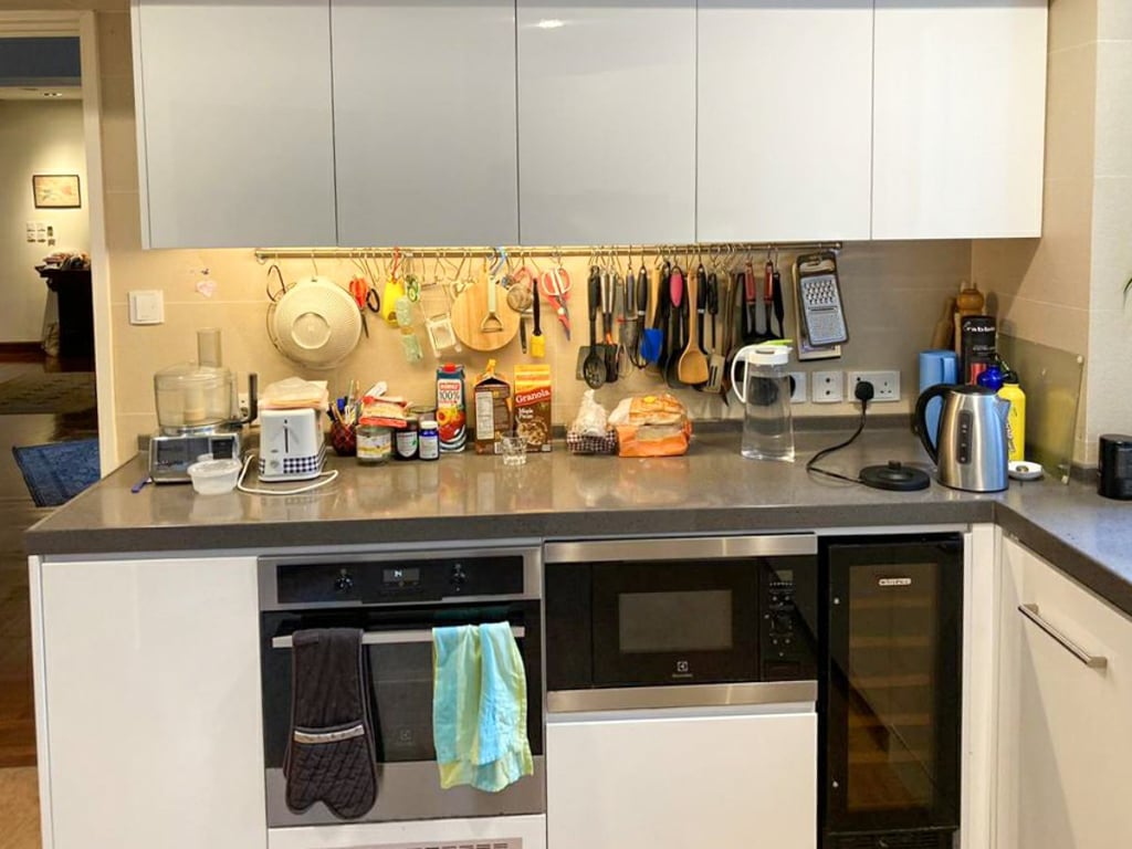 https://img.propertyraptor.com/cdn-cgi/imagedelivery/KD5bF_AFL0JDTbKLWF7z9g/ap8/ap8_001/hornet/prp/img/52b640c092cd6087a1825a041d82e15d.jpg/public