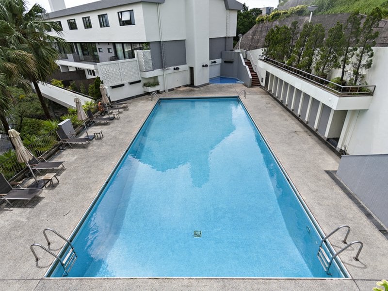 https://img.propertyraptor.com/cdn-cgi/imagedelivery/KD5bF_AFL0JDTbKLWF7z9g/ap8/ap8_001/hornet/prp/img/52b8178079fa19a230e794646b158c13.jpg/public