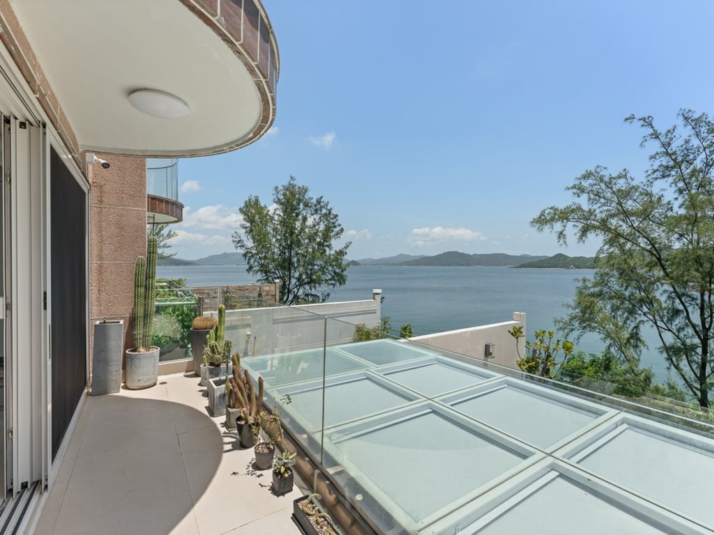 https://img.propertyraptor.com/cdn-cgi/imagedelivery/KD5bF_AFL0JDTbKLWF7z9g/ap8/ap8_001/hornet/prp/img/52b9b8378b72d4f2d37f4a5e1d68353d.jpg/public