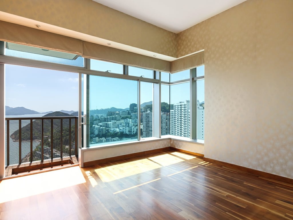 https://img.propertyraptor.com/cdn-cgi/imagedelivery/KD5bF_AFL0JDTbKLWF7z9g/ap8/ap8_001/hornet/prp/img/52cc5a8bae0e41e8ebb609ba9f34cf0c.jpg/public
