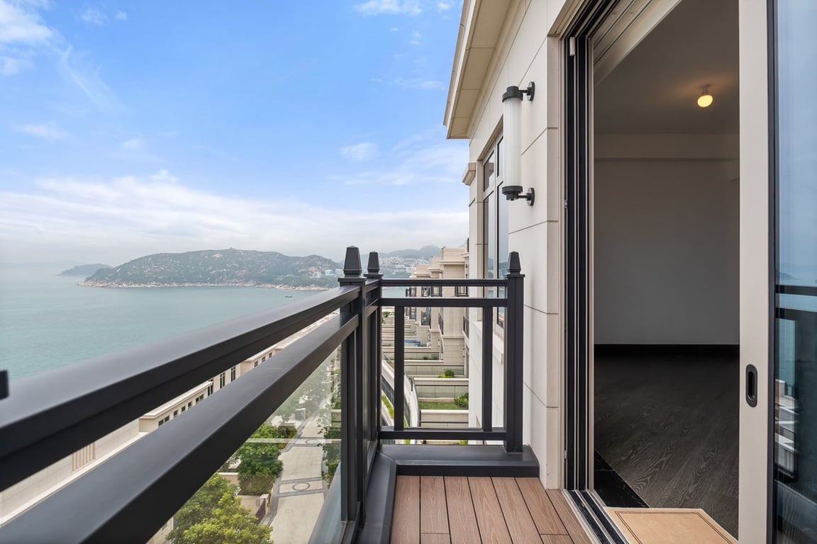 https://img.propertyraptor.com/cdn-cgi/imagedelivery/KD5bF_AFL0JDTbKLWF7z9g/ap8/ap8_001/hornet/prp/img/52dd99becb48a09c8088133401af3208-wtm.jpg/public