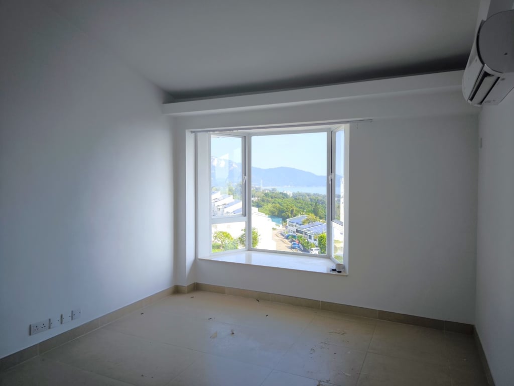 https://img.propertyraptor.com/cdn-cgi/imagedelivery/KD5bF_AFL0JDTbKLWF7z9g/ap8/ap8_001/hornet/prp/img/52e49a46bbfa230aaf8098156ac0b72f-wtm.jpg/public