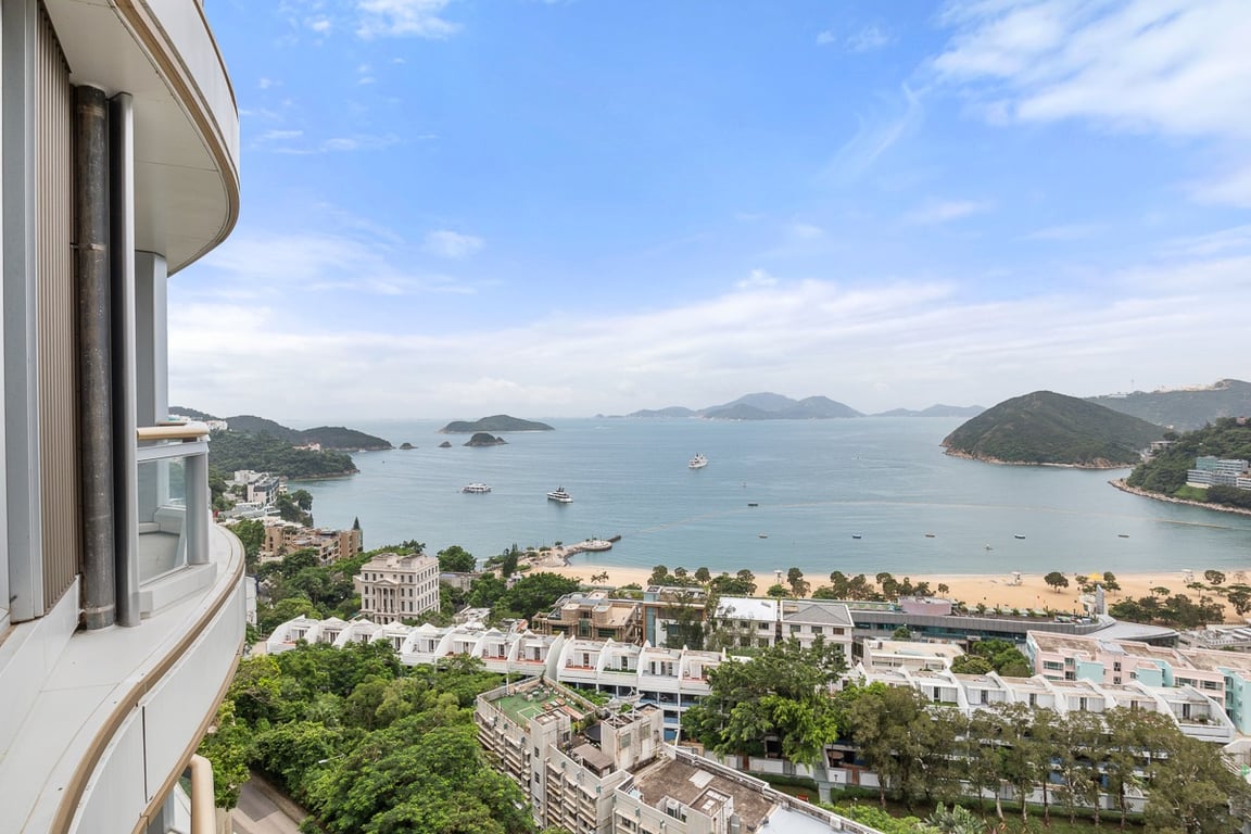 https://img.propertyraptor.com/cdn-cgi/imagedelivery/KD5bF_AFL0JDTbKLWF7z9g/ap8/ap8_001/hornet/prp/img/52ee5635e9981a0908f9ce4c2af482bc-wtm.jpg/public