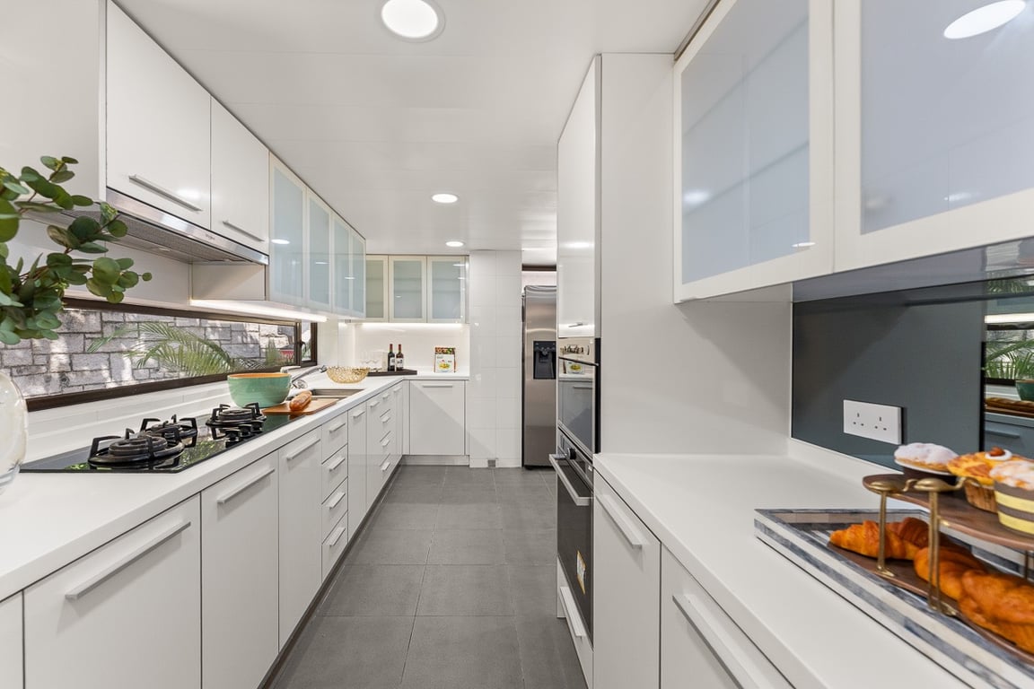 https://img.propertyraptor.com/cdn-cgi/imagedelivery/KD5bF_AFL0JDTbKLWF7z9g/ap8/ap8_001/hornet/prp/img/5342b8c94ba0b5b25e703e102704ee3e-wtm.jpg/public