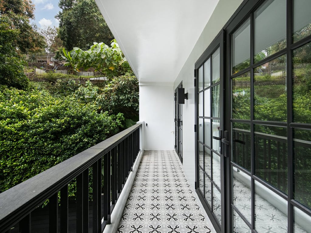 https://img.propertyraptor.com/cdn-cgi/imagedelivery/KD5bF_AFL0JDTbKLWF7z9g/ap8/ap8_001/hornet/prp/img/535275c984c7a838f2f47b0616b6c60f.jpg/public