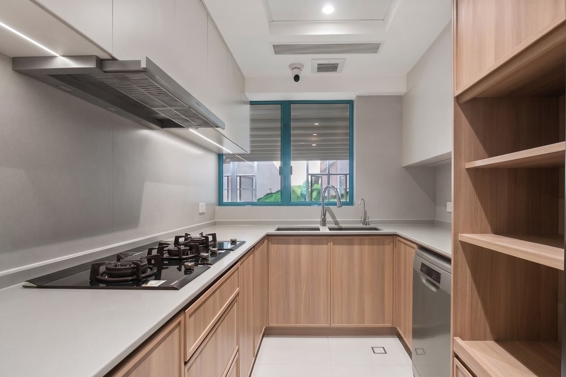 https://img.propertyraptor.com/cdn-cgi/imagedelivery/KD5bF_AFL0JDTbKLWF7z9g/ap8/ap8_001/hornet/prp/img/53aa44fd1f12c0ab98b306601bdf49d3-wtm.jpg/public