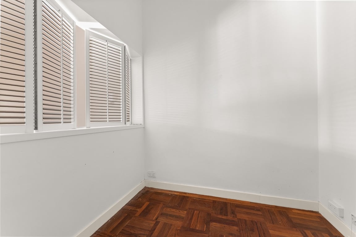 https://img.propertyraptor.com/cdn-cgi/imagedelivery/KD5bF_AFL0JDTbKLWF7z9g/ap8/ap8_001/hornet/prp/img/53dcb160ec6501a31c84eb2fdc4f22c4-wtm.jpg/public