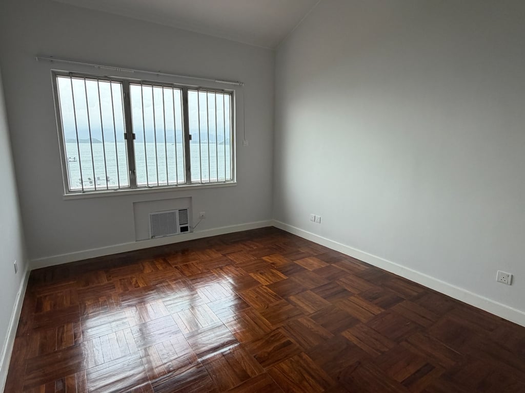 https://img.propertyraptor.com/cdn-cgi/imagedelivery/KD5bF_AFL0JDTbKLWF7z9g/ap8/ap8_001/hornet/prp/img/5408a8f4a77fea68d6e628b956844cff-wtm.jpg/public