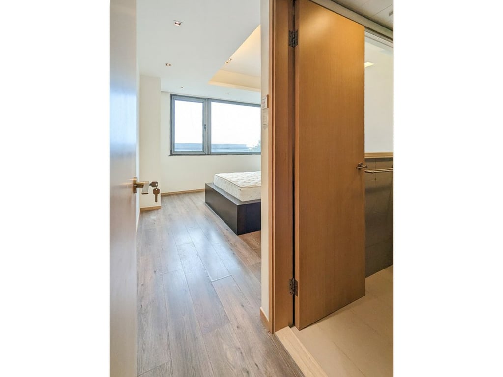 https://img.propertyraptor.com/cdn-cgi/imagedelivery/KD5bF_AFL0JDTbKLWF7z9g/ap8/ap8_001/hornet/prp/img/541c71364f654b40add04bcaa1f09147-wtm.jpg/public