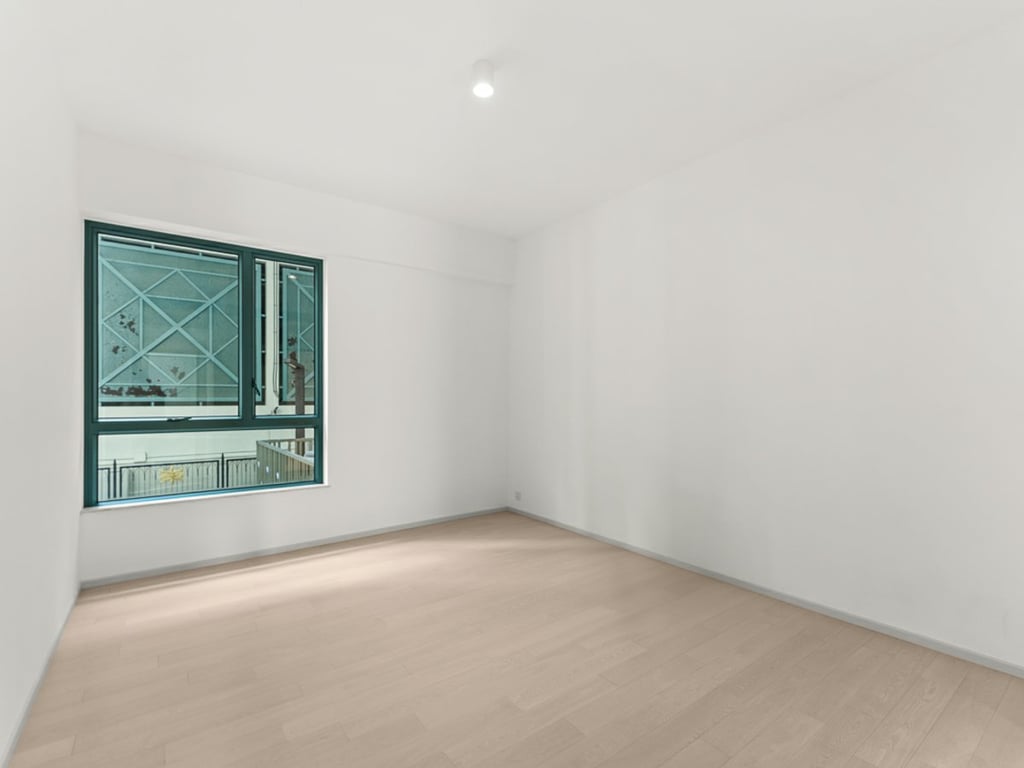 https://img.propertyraptor.com/cdn-cgi/imagedelivery/KD5bF_AFL0JDTbKLWF7z9g/ap8/ap8_001/hornet/prp/img/542d4ae47396e859df34d47f5128bf57.jpg/public