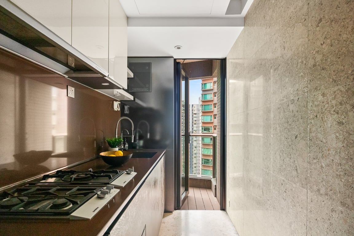 https://img.propertyraptor.com/cdn-cgi/imagedelivery/KD5bF_AFL0JDTbKLWF7z9g/ap8/ap8_001/hornet/prp/img/543926df3a504e37510e91a9901599e5-wtm.jpg/public