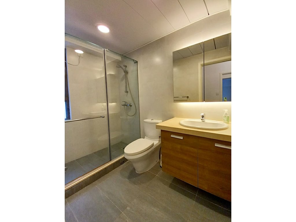 https://img.propertyraptor.com/cdn-cgi/imagedelivery/KD5bF_AFL0JDTbKLWF7z9g/ap8/ap8_001/hornet/prp/img/54419b80c4c4b7f59c0650ec6c1b13b5.jpg/public