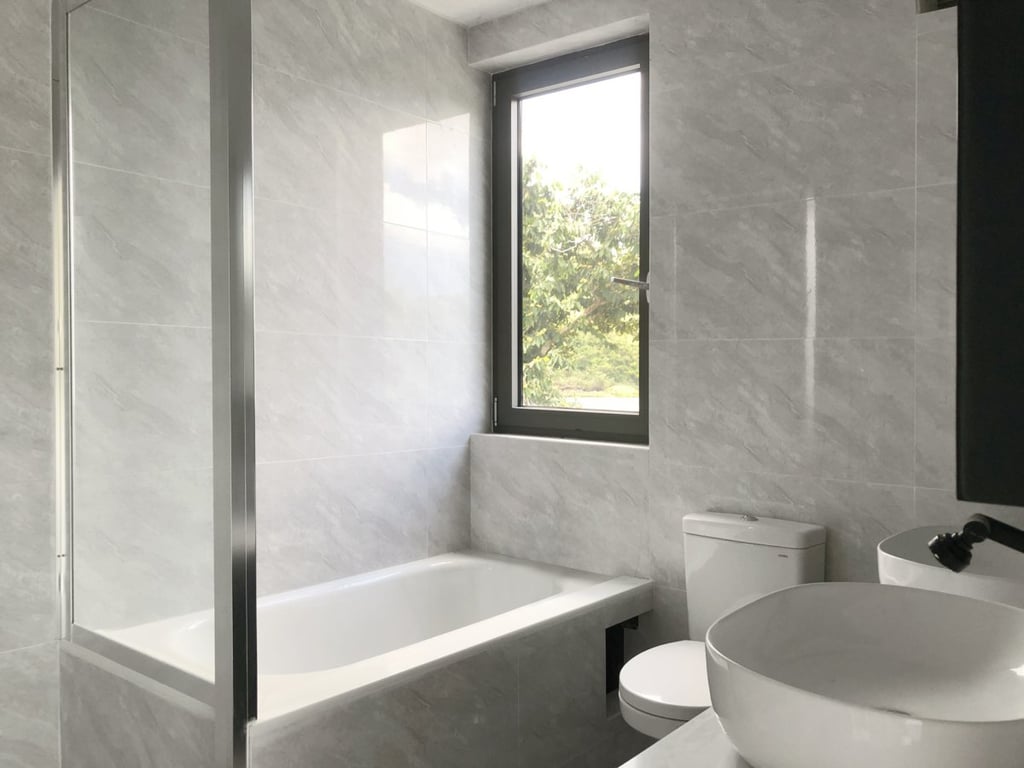 https://img.propertyraptor.com/cdn-cgi/imagedelivery/KD5bF_AFL0JDTbKLWF7z9g/ap8/ap8_001/hornet/prp/img/546a2c68e29f5003b6a580a71d2e00e2.jpg/public