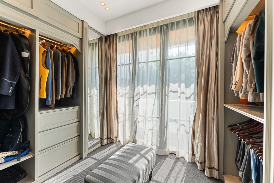 https://img.propertyraptor.com/cdn-cgi/imagedelivery/KD5bF_AFL0JDTbKLWF7z9g/ap8/ap8_001/hornet/prp/img/546de1234977511f4757ac1dacf5d46e-wtm.jpg/public