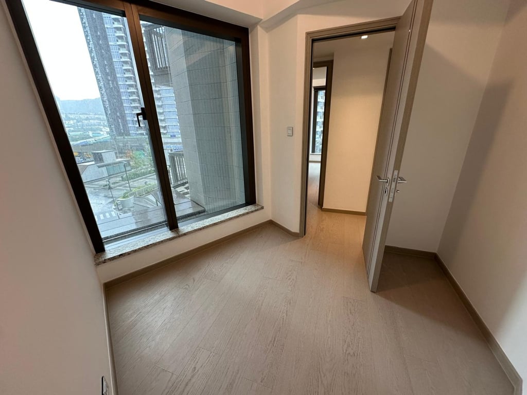 https://img.propertyraptor.com/cdn-cgi/imagedelivery/KD5bF_AFL0JDTbKLWF7z9g/ap8/ap8_001/hornet/prp/img/549edb4941e0d343fc2eb749f1d077b9-wtm.jpg/public