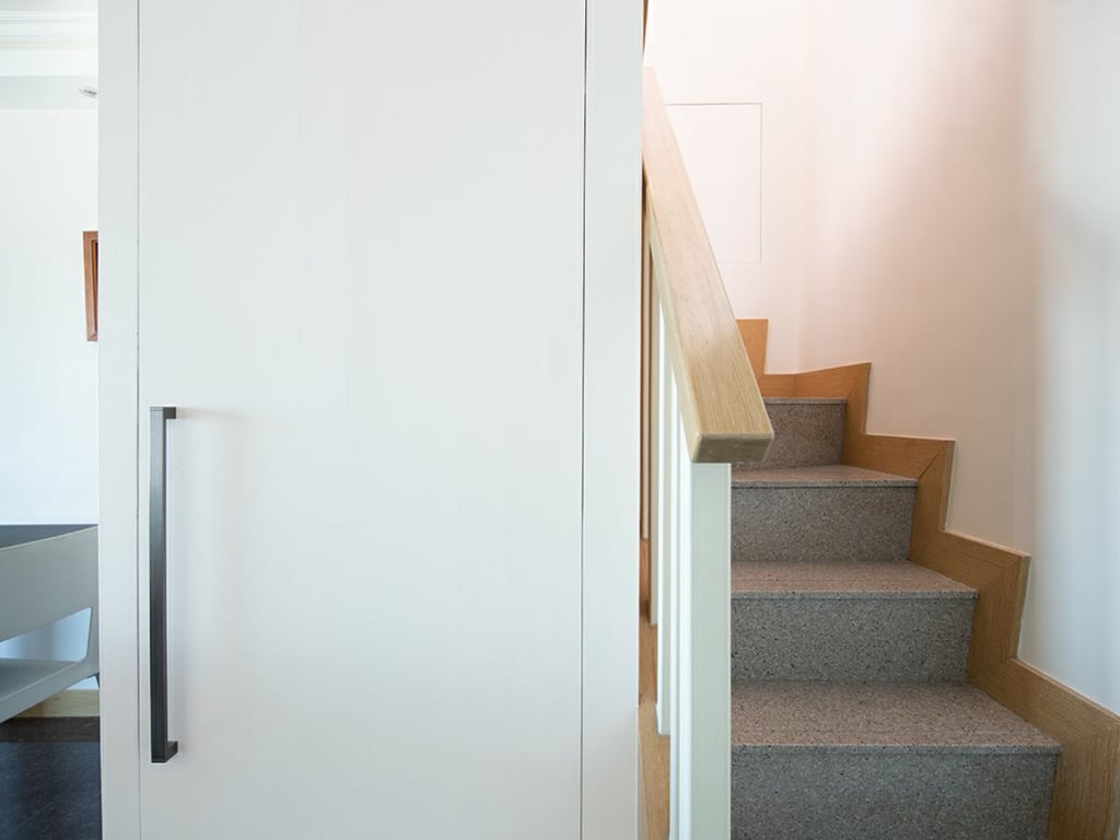 https://img.propertyraptor.com/cdn-cgi/imagedelivery/KD5bF_AFL0JDTbKLWF7z9g/ap8/ap8_001/hornet/prp/img/54ae3c05ecddbc4d17e1f96e5630dbac.jpg/public