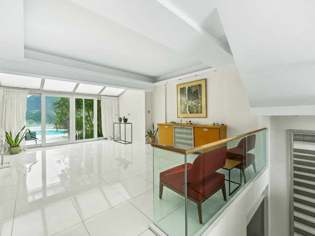 https://img.propertyraptor.com/cdn-cgi/imagedelivery/KD5bF_AFL0JDTbKLWF7z9g/ap8/ap8_001/hornet/prp/img/5525bd99e3f25cdbe61f1ec5f1efe0a3.jpg/public