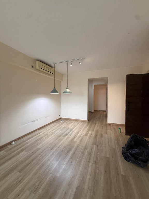 https://img.propertyraptor.com/cdn-cgi/imagedelivery/KD5bF_AFL0JDTbKLWF7z9g/ap8/ap8_001/hornet/prp/img/552830503a1b29677455068aa8f9247c-wtm.jpg/public
