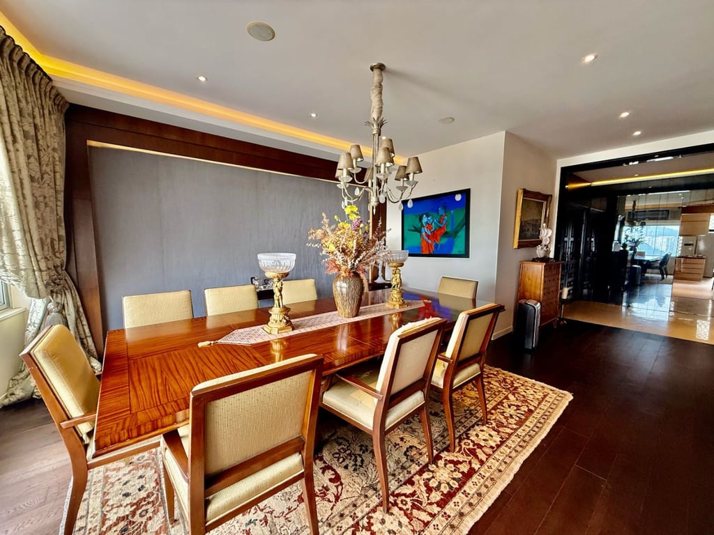 https://img.propertyraptor.com/cdn-cgi/imagedelivery/KD5bF_AFL0JDTbKLWF7z9g/ap8/ap8_001/hornet/prp/img/555a5fa9a9dcaf47ae7415be88f86a19-wtm.jpg/public