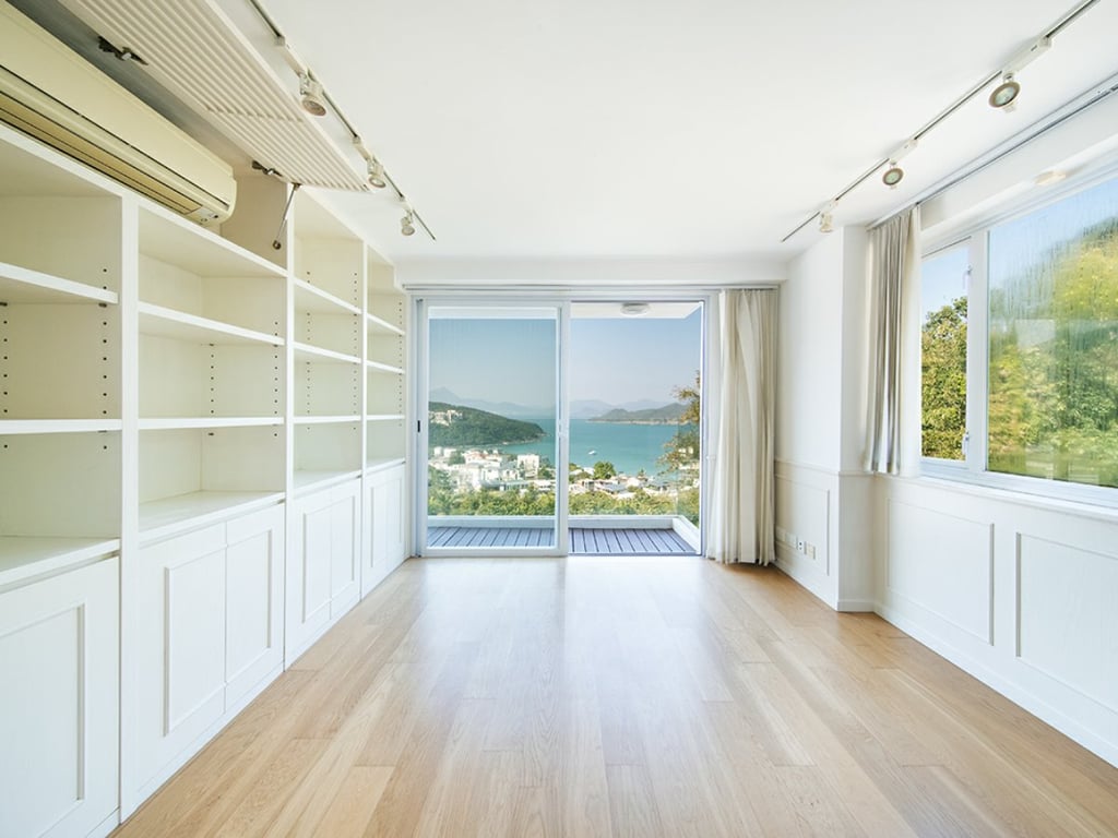 https://img.propertyraptor.com/cdn-cgi/imagedelivery/KD5bF_AFL0JDTbKLWF7z9g/ap8/ap8_001/hornet/prp/img/5569b416745029d93ed9e7529369424b.jpg/public