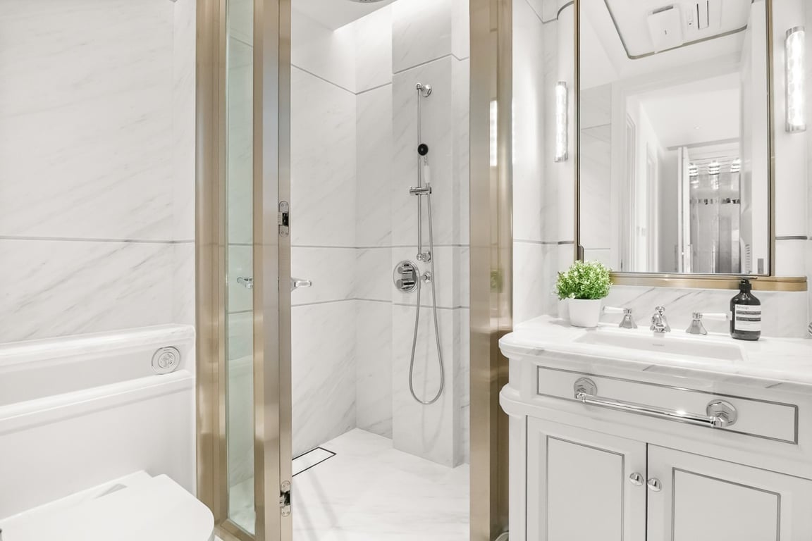 https://img.propertyraptor.com/cdn-cgi/imagedelivery/KD5bF_AFL0JDTbKLWF7z9g/ap8/ap8_001/hornet/prp/img/55793776cea742247f39004d2bc2cdc6-wtm.jpg/public