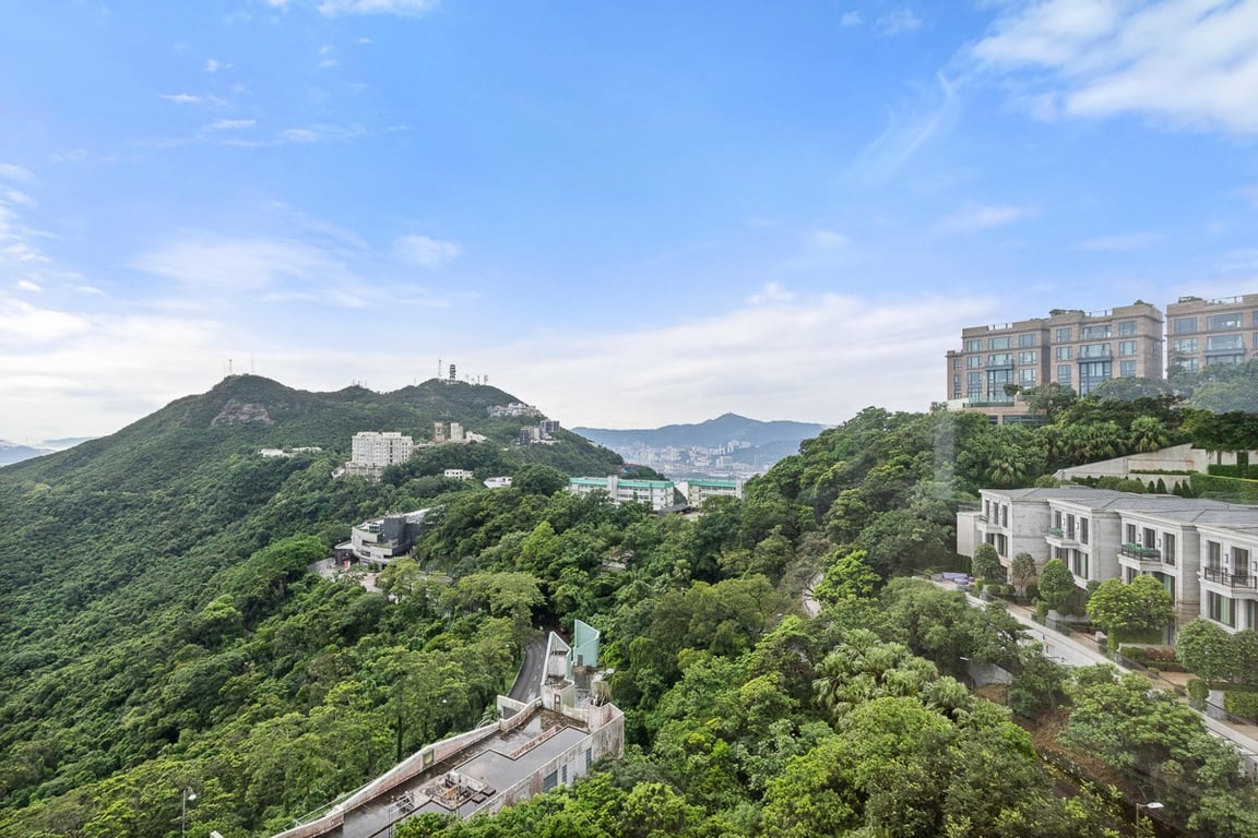 https://img.propertyraptor.com/cdn-cgi/imagedelivery/KD5bF_AFL0JDTbKLWF7z9g/ap8/ap8_001/hornet/prp/img/55896a22b2fc1b356bcd63931a1b613c-wtm.jpg/public